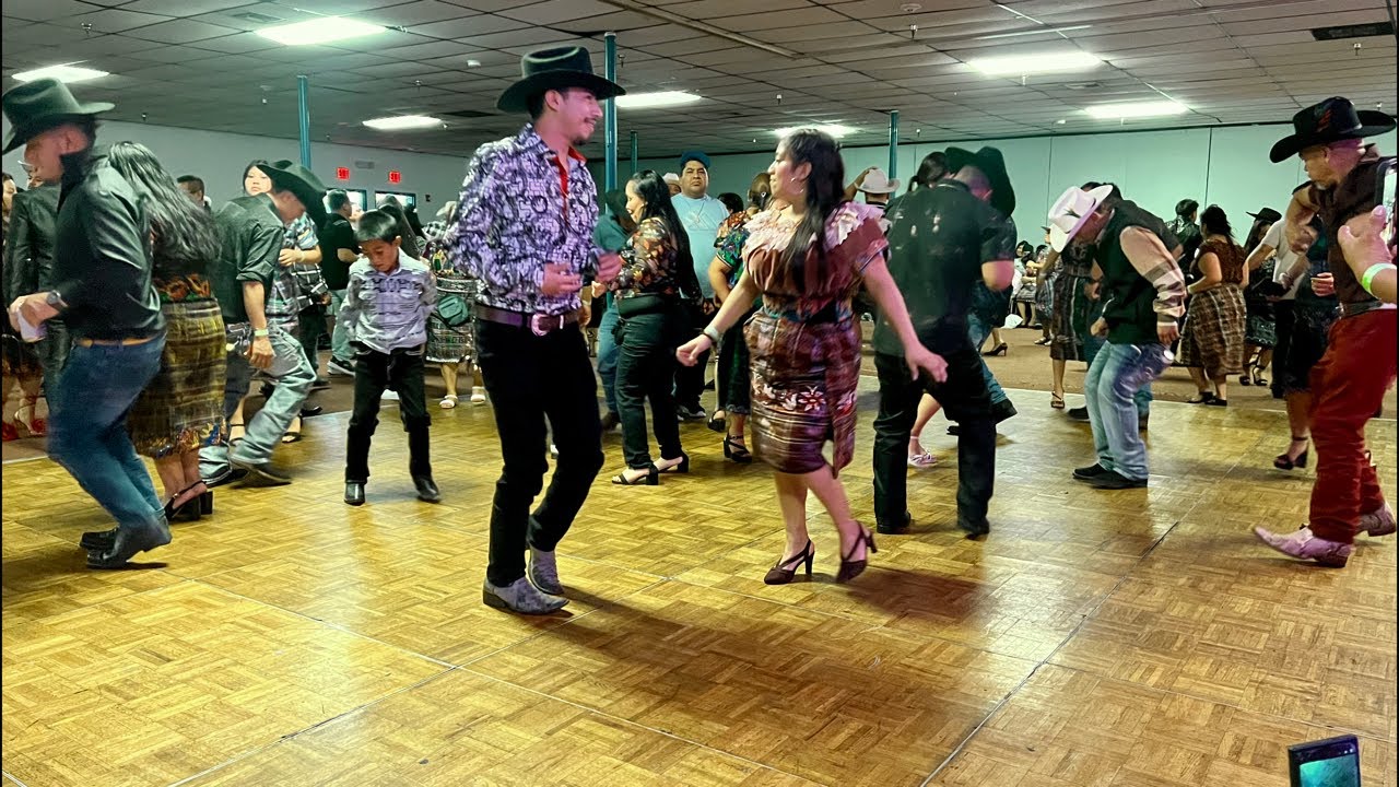 Felipe Iglesias y su Marimba Corazón de America // Feliz Año Nuevo 2026 🎊🎉🎶🇬🇹✅ ( 2 )