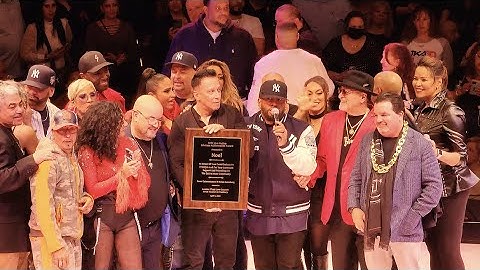 Noel Live - Silent Morning. April 1st, 2023 Westbury Theatre. Awarded Lifetime Achievement Award.