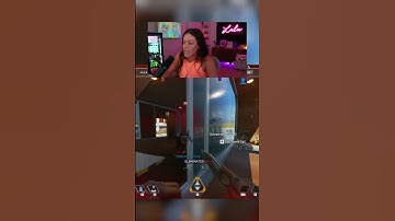 Hitting that clean throwing knife headshot #lululuvely #apexlegends #apex