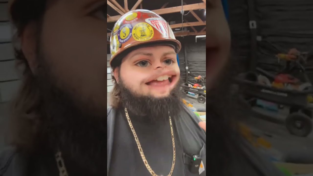 Кожаные юбки в комнате отдыха! Выживет ли Роско?