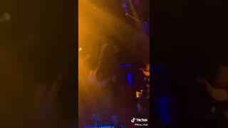 Gái Bay Trong Bar Khiêu Dâm