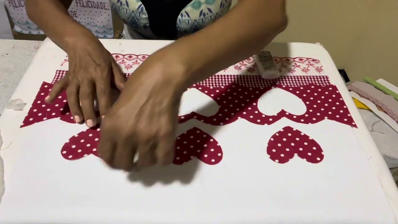 Pano de prato barrado corações 3 em 1. Apostila 8.