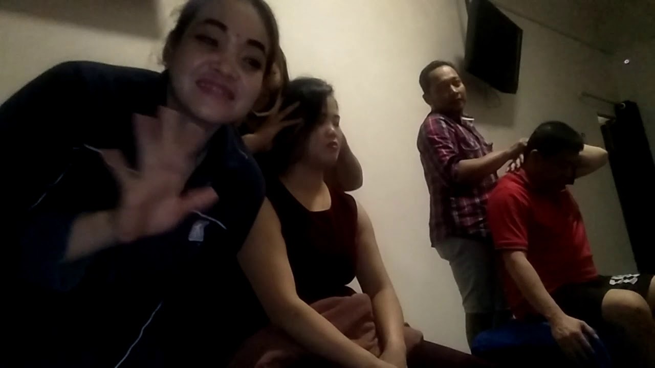 Urut bin masagge badan pegelinu..encok rematik - YouTube