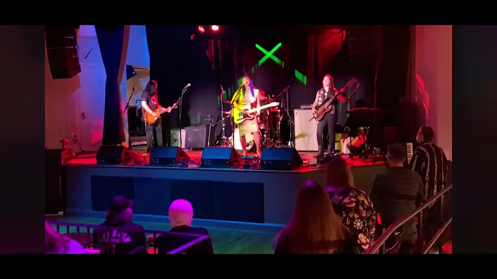 Gretchen Shae & The Middle 8 - Voices Carry (Live ...