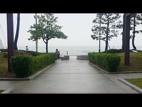 해무 흩날리는 해운대 바닷가
