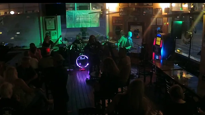 After 5 Performing Dreams (Molly Hatchet) @ Connol...