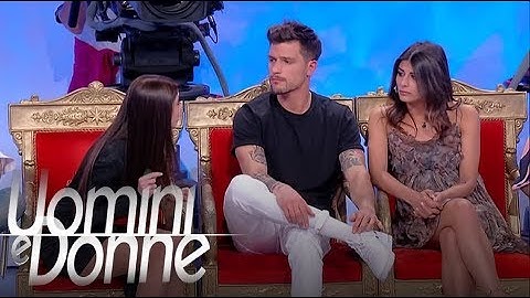Uomini e Donne, Trono Classico - Angela e Giulia ai ferri corti