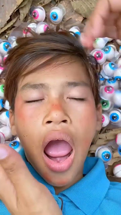 Survival skill candy crush #outdoors #bushcraft #camping #shorts #viralvideo