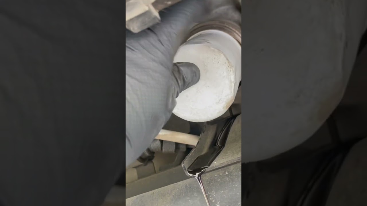 Why don’t all cars have this? 2015 Nissan Titan oil filter change.