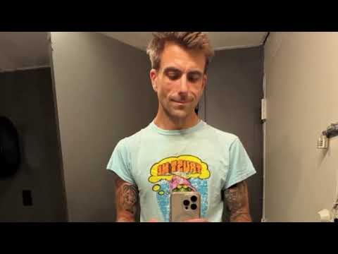 Anthony Green being a bicon