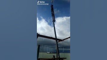 đóng cọc . những tim cọc đầu tiên của trụ 1 . điện gió bạc liêu 👍