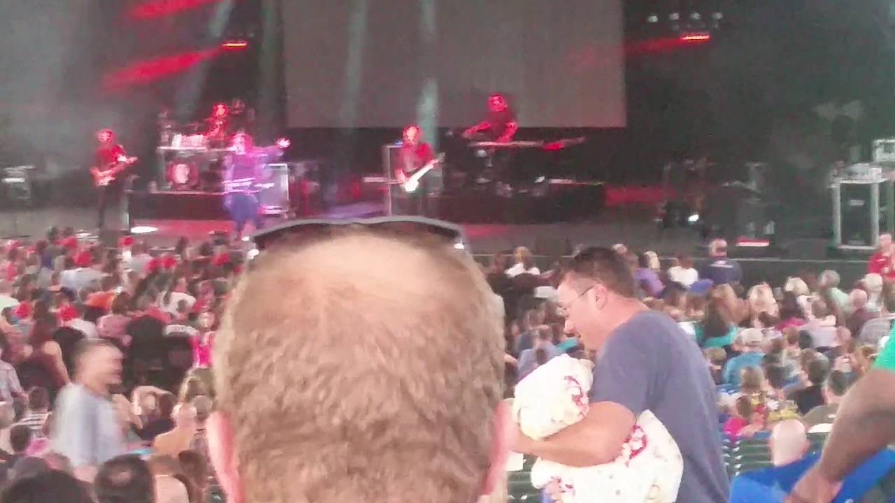 Weird Al , Fat live at freedom hill detroit become human
