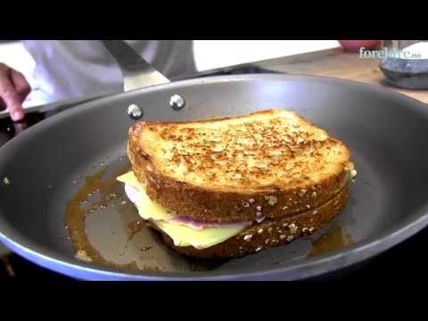 Video: Hvordan Lage En Sandwich I En Panne?