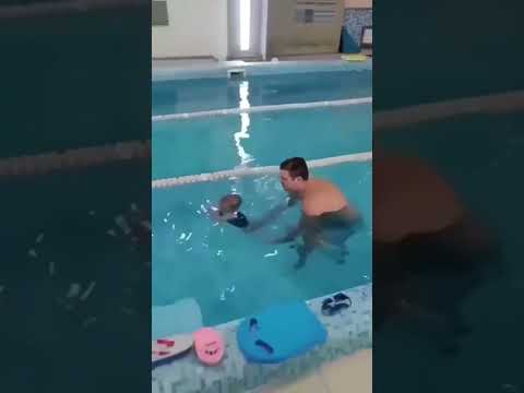 نونو تسبح     نونو سباحه