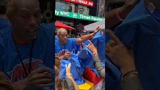 🏀 FREE KNICKS SHIRTS in Times Square RIGHT NOW! 🧡💙📍Broadway & 42nd Street⏰ Until 7 PM June 8