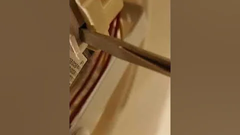 How to Easily Replace a 4 Pin (CFL) Lightbulb from a Flat Lighting Fixture, NOT a Can