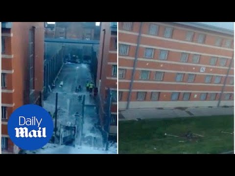2016: Prisoners are moved out of HMP Birmingham following riots - Daily Mail
