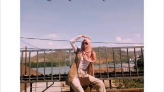 Download Lagu Lirik lagu perlahan @Guyonwaton MP3