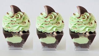 Mint Chocolate Dessert Cup Shooters Perfect for a Crowd!