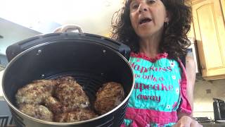Some people have asked me to make a video of cooking in this model
gourmia. so, i made breaded chicken drumsticks with "roasted"
potatoes. please forgive my ...