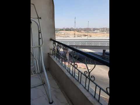 شقه للبيع فى عماره مطله على تقاطع شارع الحجاز و شارع عبد الحميد بدوى مصر الجديده