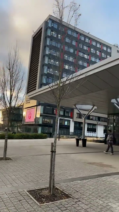 De Montfort University 🇬🇧                  #shorts #dmu#internationalstudents #leciester #clouds