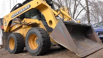 Kolik zvedne traktor John Deere 260?