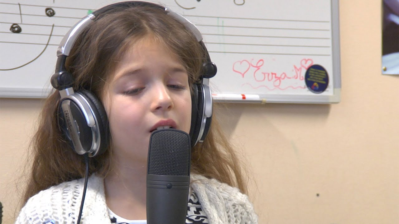 Erza Muqoli dans les coulisses de Mosaïk