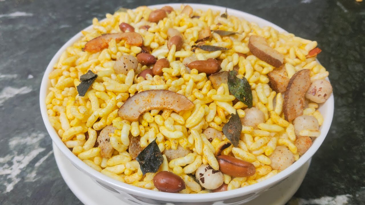 घर पे बनाये मार्केट जैसा चटपटा मुरमुरा नमकीन बनाये ॥ Murmura Chiwda recipe. Desi kitchen vlogs 1997