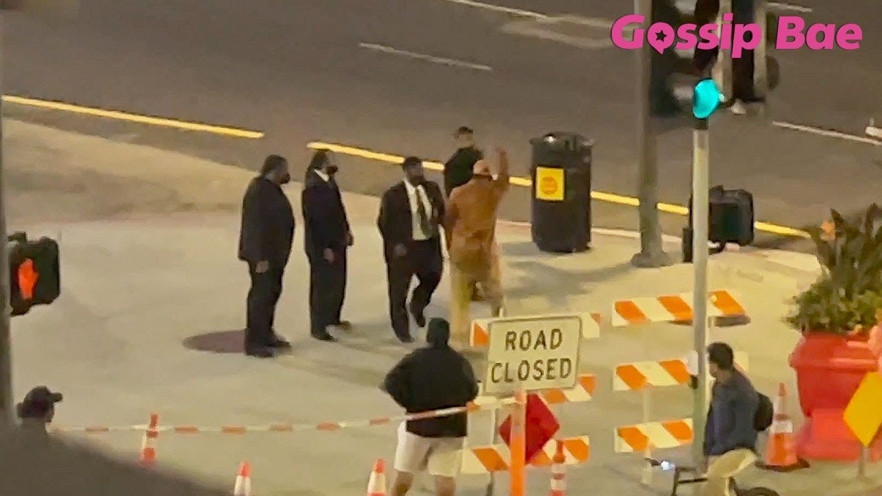 Rihanna's Savage X Fenty security gets into an altercation with pedestrian - Gossip Bae