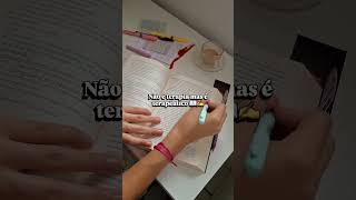 uma terapia: grifar livros #aesthetic #books #grifarlivros