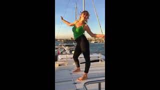 OMG TURKISH GIRL GETS INCREDIBLE DANCE Resimi