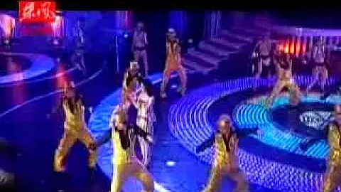 侯佩岑金曲獎表演 周杰倫台下比"我愛你"手勢 - 天天要聞