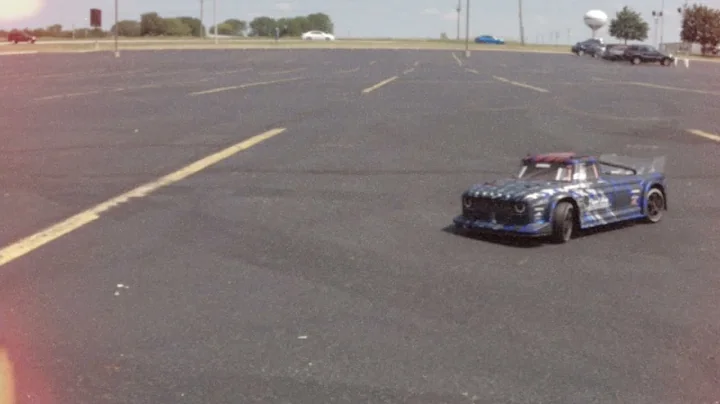 Smoking the tires - Arrma Infraction V2 - RC truck - DBoots Hoons White