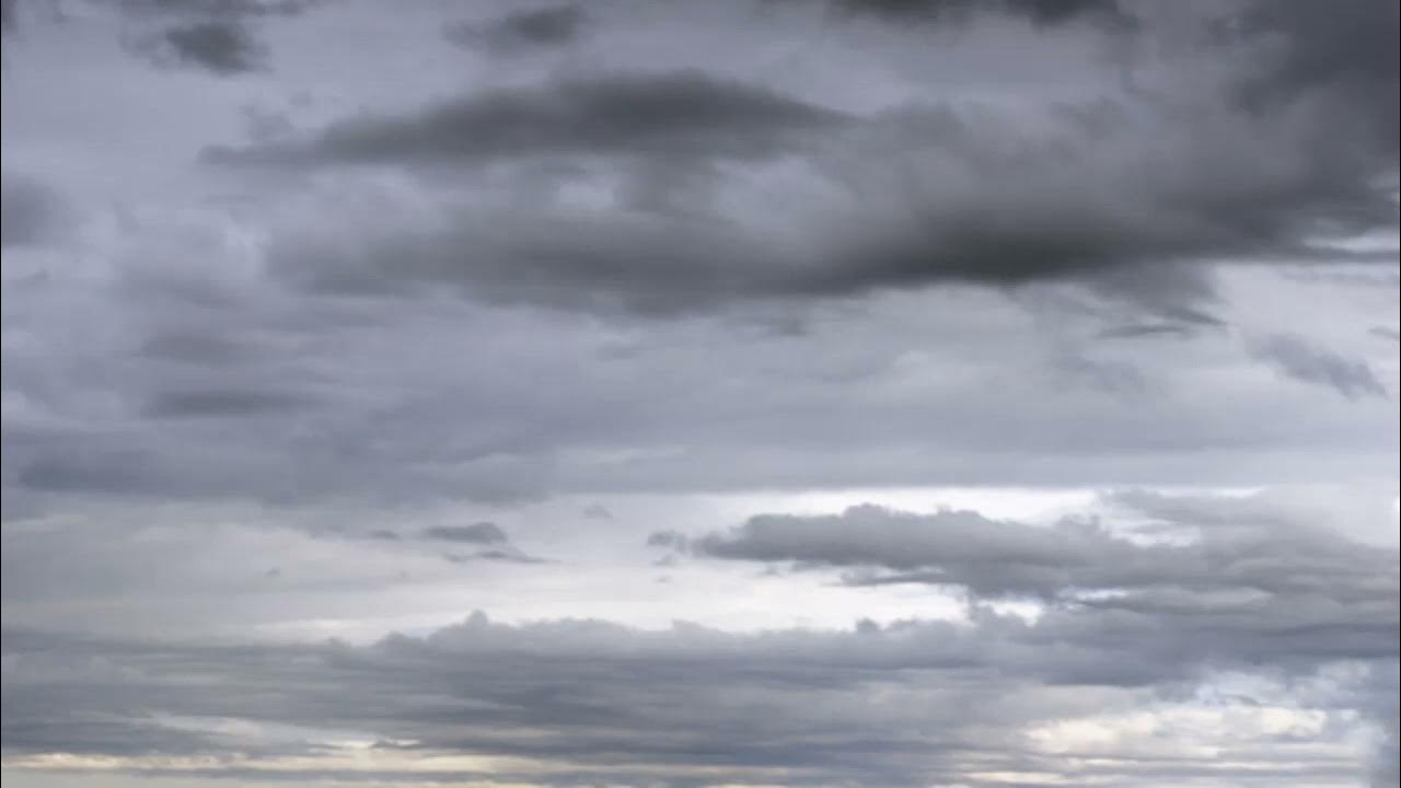 Хмурое небо. Пасмурные облака. Зелёная долина. Overcast clouds. Overcast sky jpg.