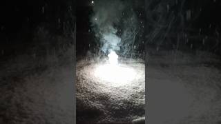 Nico Strobe Flash (F1) im Schnee! 🤩🔥|| Schöne Strobos 💯 || #pyro #feuerwerk #jugendfeuerwerk #schnee