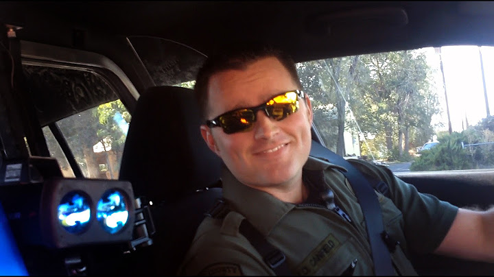 Guy Pulls Cop Over a and Gives him a Warning.