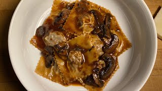 What kind of sauce goes with short rib ravioli