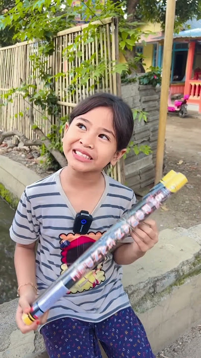 Ina gak diajak main petasan#shortvideo #sambilancuan