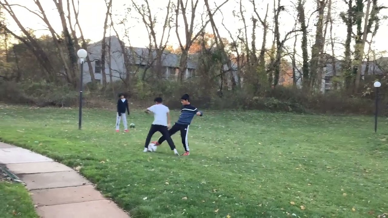 Maanavthefootballer 1v1ing V2funworld