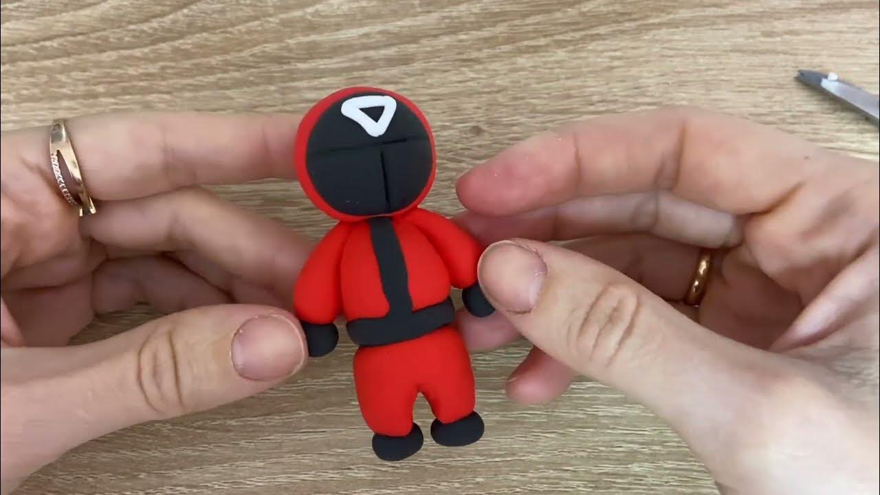 Как выглядит кальмара из игры из пластилина