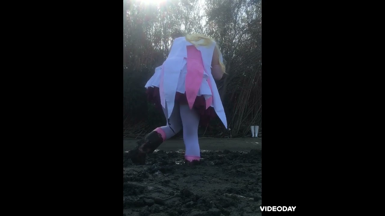 コスプレ+長靴で泥遊び28-B cosplay rainboots mud 71 (プリズマイリヤ)