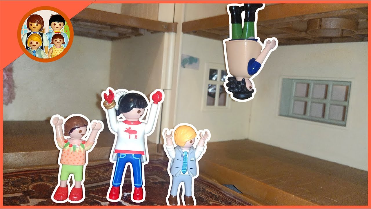 حراااااامى فى بيتنا الجديد الحقونااااا 🙆‍♀️🙆‍♀️ _  عائلة احمد و زينة _ play mobil