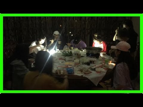 火箭少女集体打手电筒涮火锅 杨超越：热搜安排下