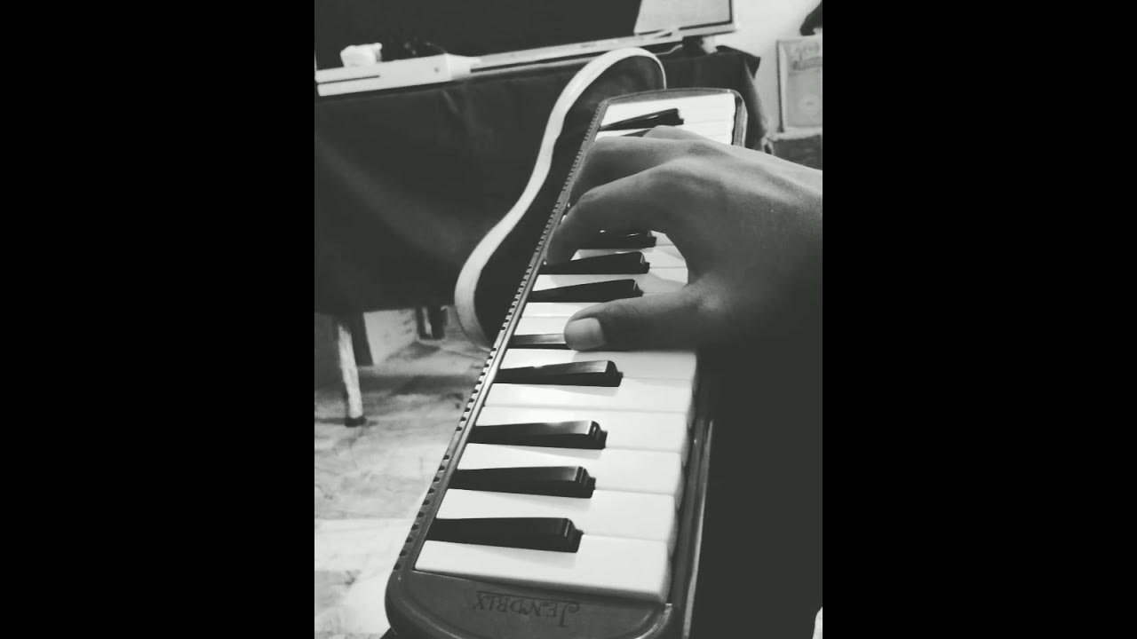 Clint Eastwood Gorillaz melódica YouTube