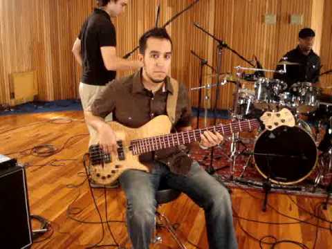 learn-bass-guitar---urban-bass-techniques-dvd-sneak-peak-pt-5