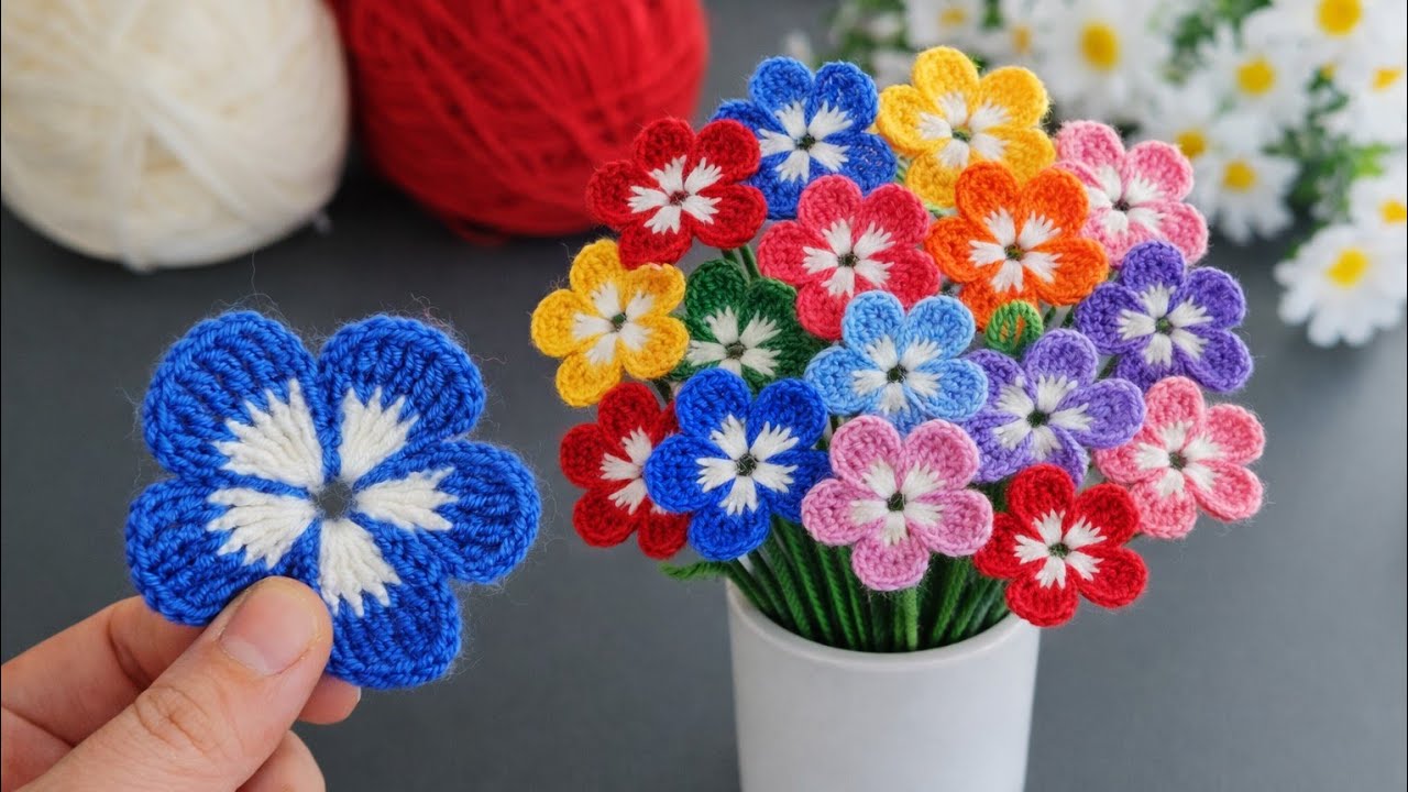 Super Easy Crochet Flower 🌸 3 Minute Crochet Flower Pattern for Beginners