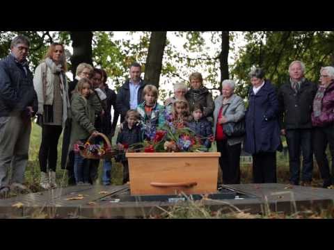 Video: Video Gefilmd Op De Begraafplaats