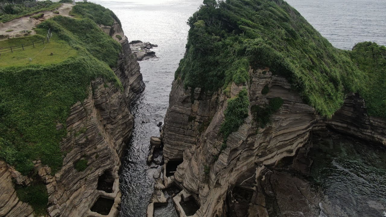鵜原理想郷 千葉県勝浦市【リアス式海岸】ドローン空撮 DJI Mavic2 Zoom - YouTube