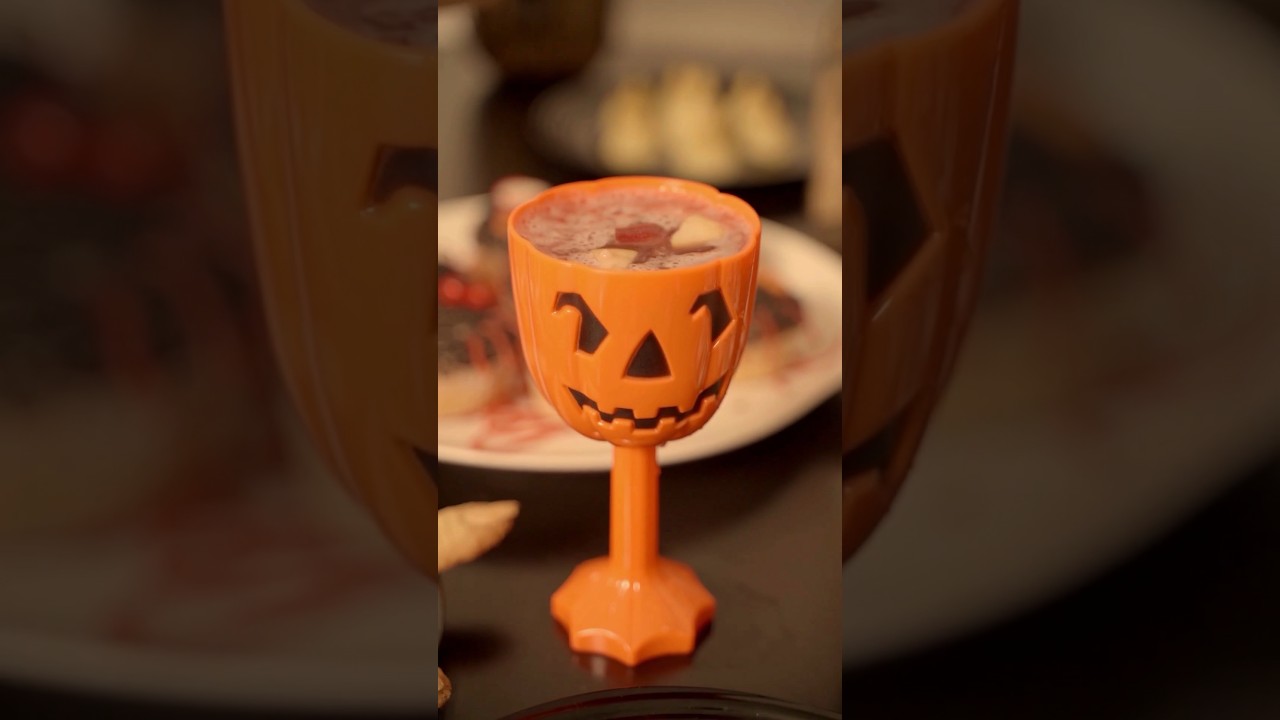 Spooky Halloween Poison Apple Cocktail 🍏🔮🍸